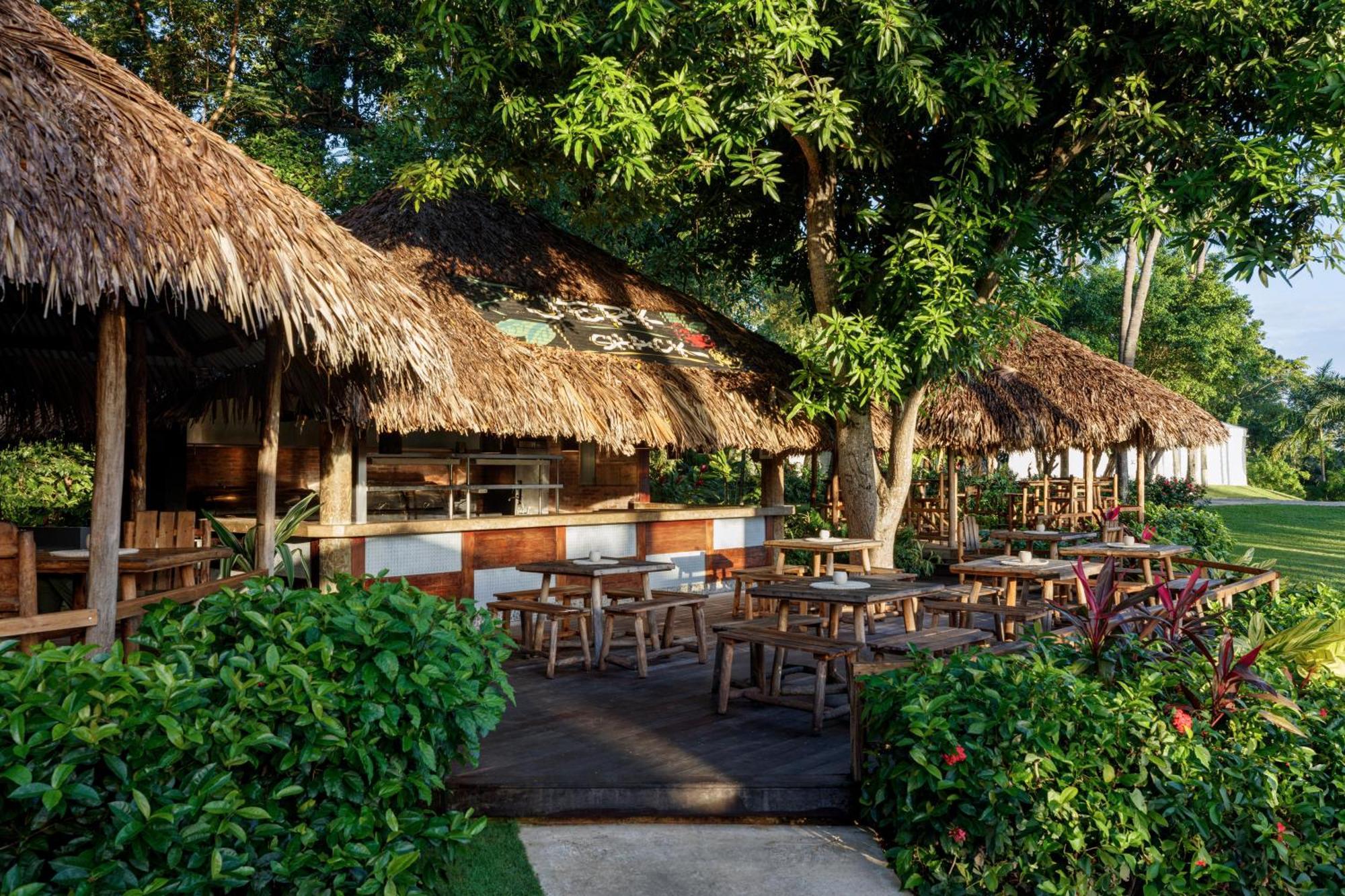 Sandals Ochi Beach All Inclusive Resort - Couples Only (Adults Only) Ocho Rios Exterior photo